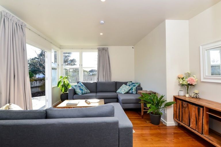 Photo of property in 12 Holland Road, Fairfield, Hamilton, 3214