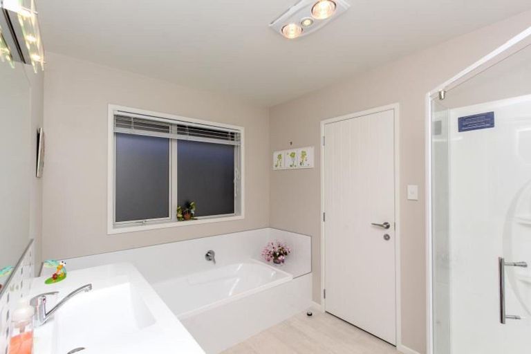 Photo of property in 8 Sampson Avenue, Waiwhakaiho, New Plymouth, 4312