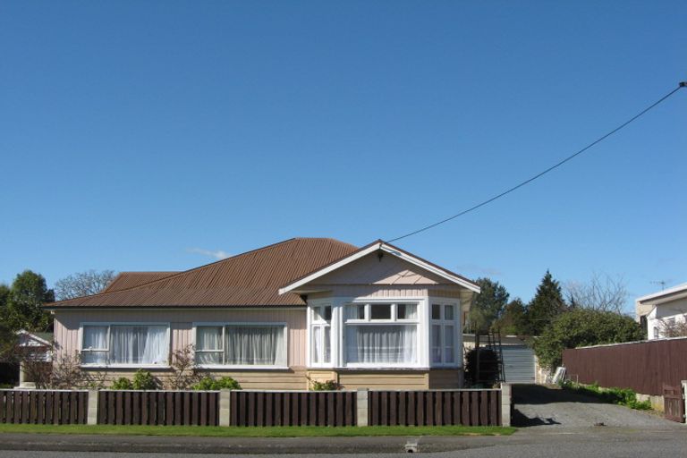 Photo of property in 14 Melville Street, Waipawa, 4210