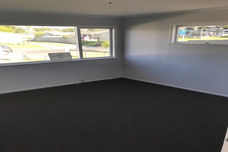 Photo of property in 12 Mascot Avenue, Mangere, Auckland, 2022