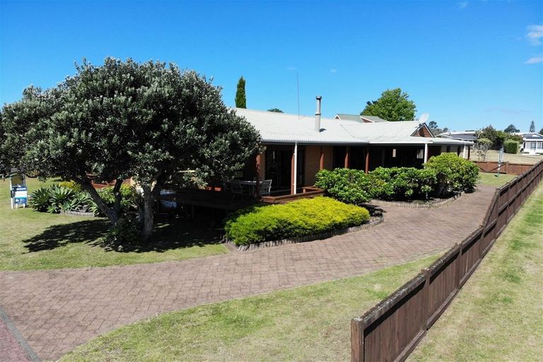 Photo of property in 41 Pleasant Place, Pauanui, Hikuai, 3579