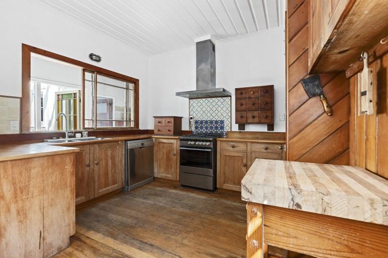 Photo of property in 90 Pendarves Street, New Plymouth, 4310