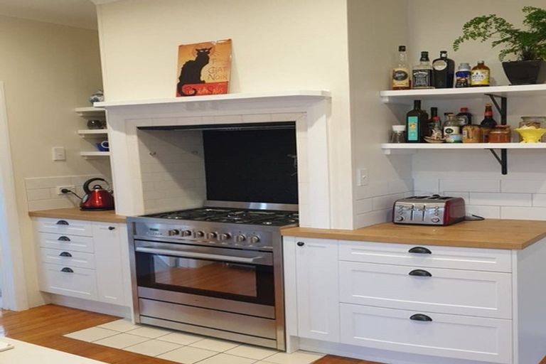 Photo of property in 128 Waimea Road, Nelson South, Nelson, 7010