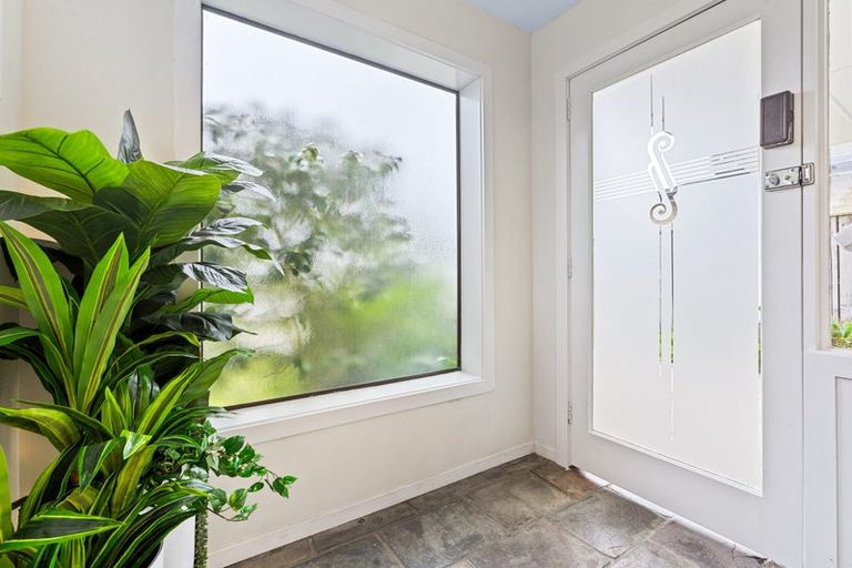 Photo of property in 1/108 Forrest Hill Road, Forrest Hill, Auckland, 0620