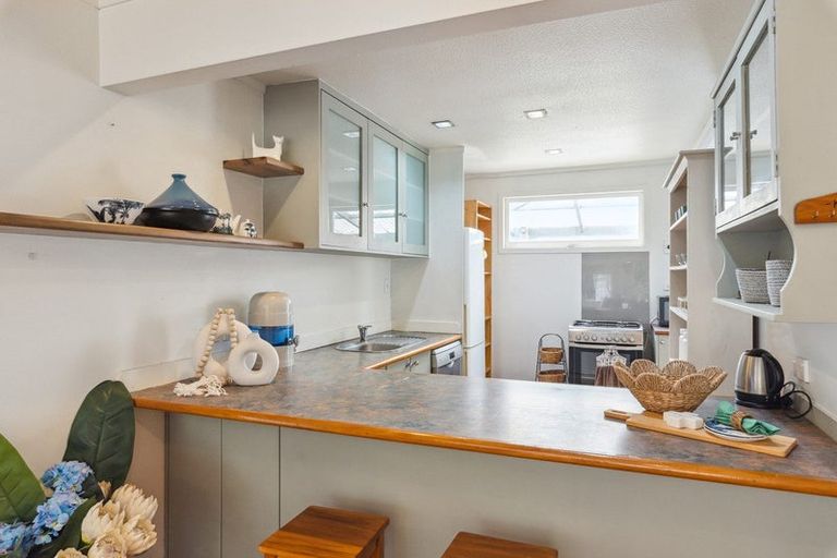 Photo of property in 37 The Esplanade, Raumati South, Paraparaumu, 5032