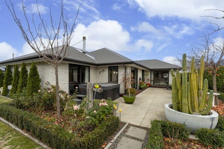 Photo of property in 67 Willowside Place, Amberley, 7410