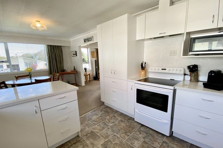 Photo of property in 32 Kildare Drive, Waikiwi, Invercargill, 9810