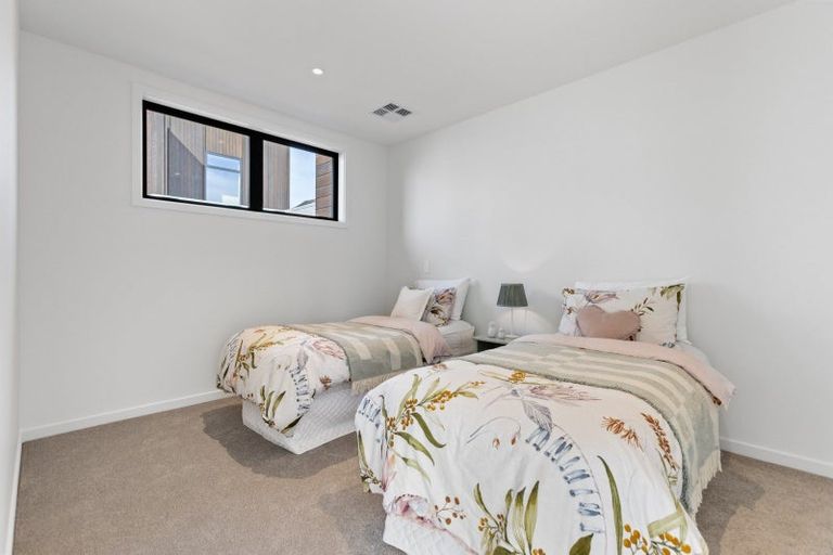 Photo of property in 11 Stoneleigh Drive, Wanaka, 9305