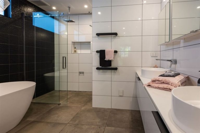 Photo of property in 11 Girvan Street, Fendalton, Christchurch, 8041