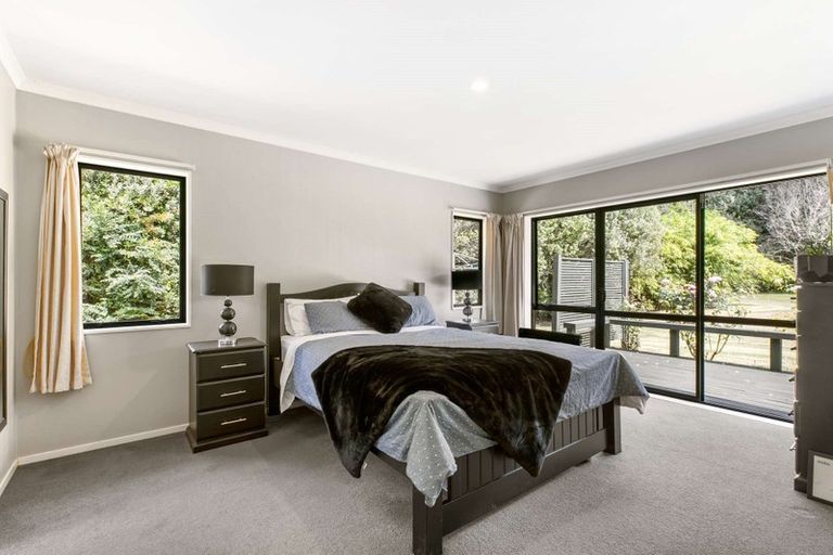 Photo of property in 16 Awaroa Stream Drive, Waiuku, 2123