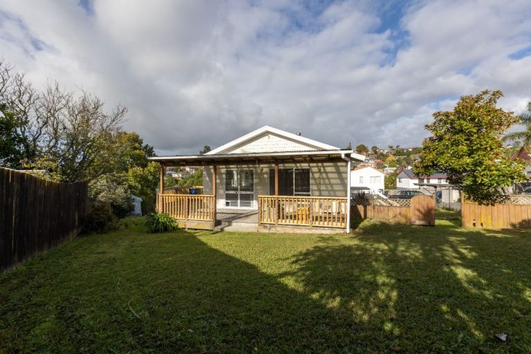 Photo of property in 115 Athena Drive, Totara Vale, Auckland, 0629