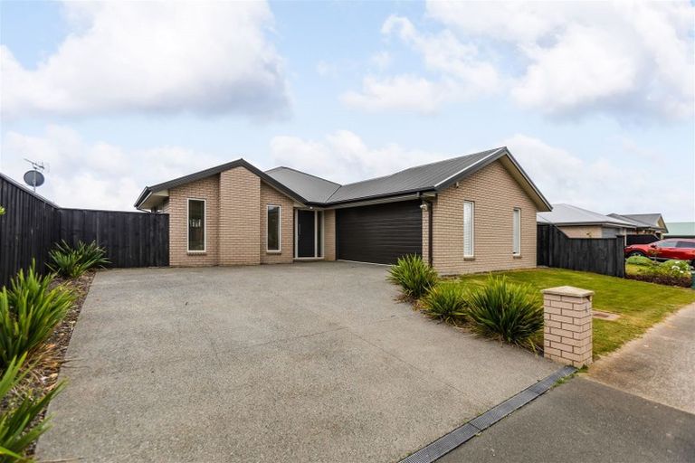 Photo of property in 16 Puaka Street, Pegasus, 7612