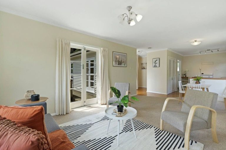 Photo of property in 546 Stokes Valley Road, Stokes Valley, Lower Hutt, 5019