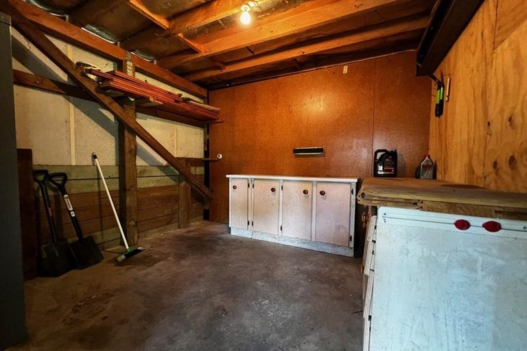 Photo of property in 1/93 Target Road, Totara Vale, Auckland, 0629