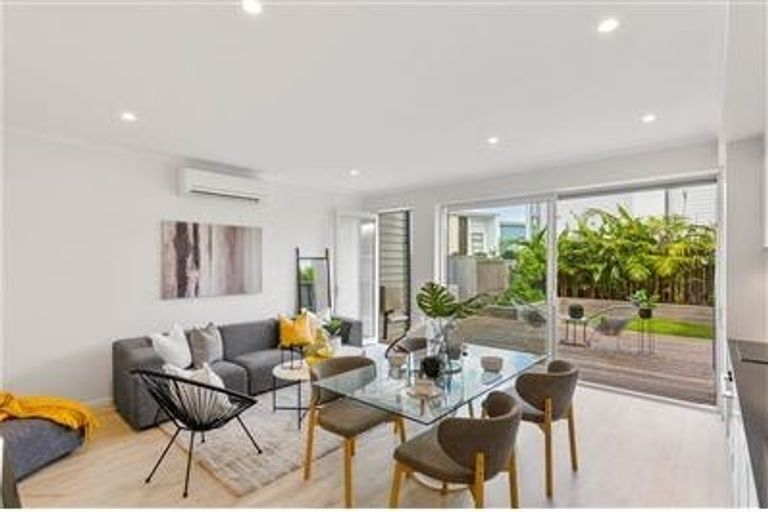 Photo of property in 9 Walter Merton Road, Hobsonville, Auckland, 0616