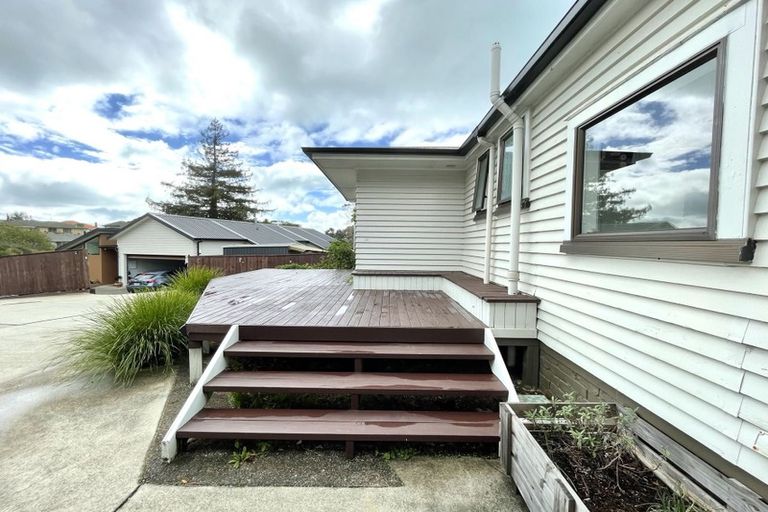 Photo of property in 10 Fenton Terrace, Cockle Bay, Auckland, 2014