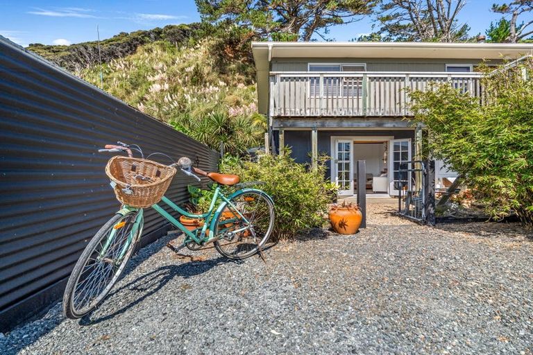 Photo of property in 179 Maunsell Road, Port Waikato, Tuakau, 2695