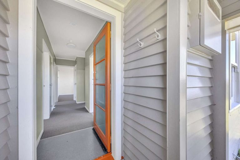 Photo of property in 8-10 Montgomery Avenue, Karori, Wellington, 6012