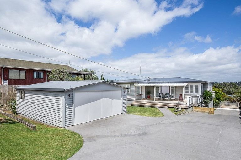 Photo of property in 82 Stanmore Bay Road, Stanmore Bay, Whangaparaoa, 0932