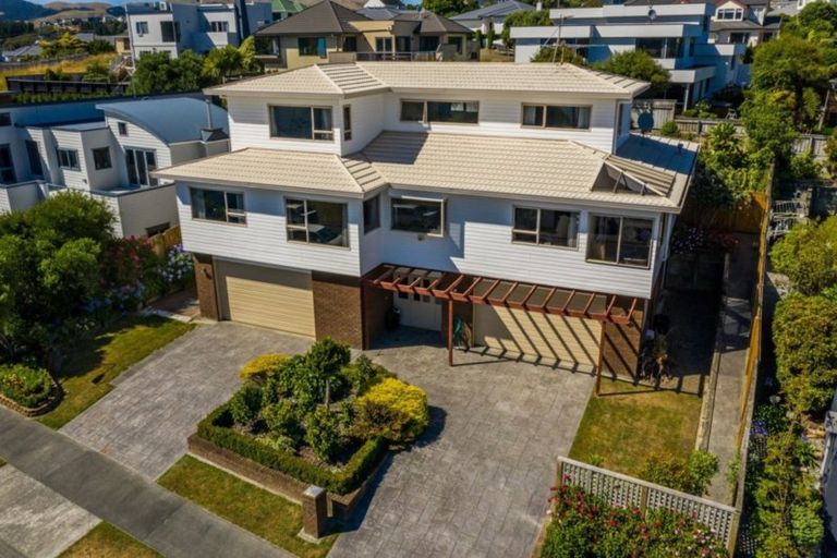 Photo of property in 6 Bowsprit Way, Whitby, Porirua, 5024