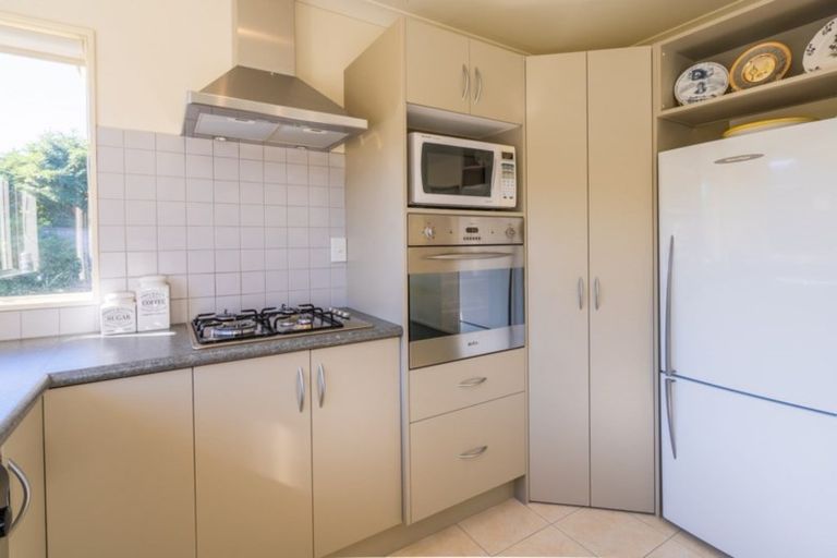 Photo of property in 35 Campion Road, Waikanae Beach, Waikanae, 5036