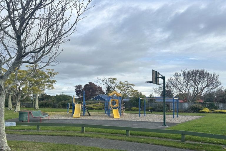 Photo of property in 20 Newton Place, Westbrook, Palmerston North, 4412