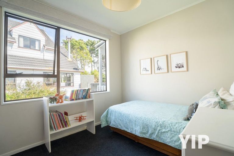 Photo of property in 7 Curacao Place, Grenada Village, Wellington, 6037