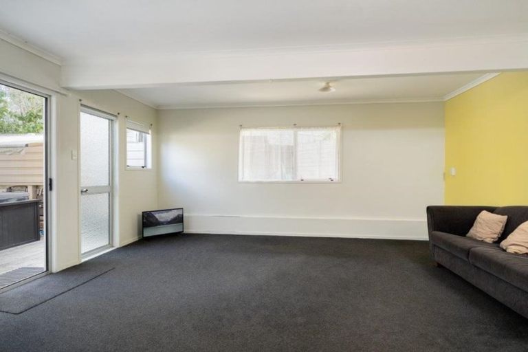 Photo of property in 144 Karewa Parade, Papamoa Beach, Papamoa, 3118