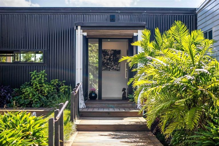 Photo of property in 118 Landing Road, Kerikeri, 0230