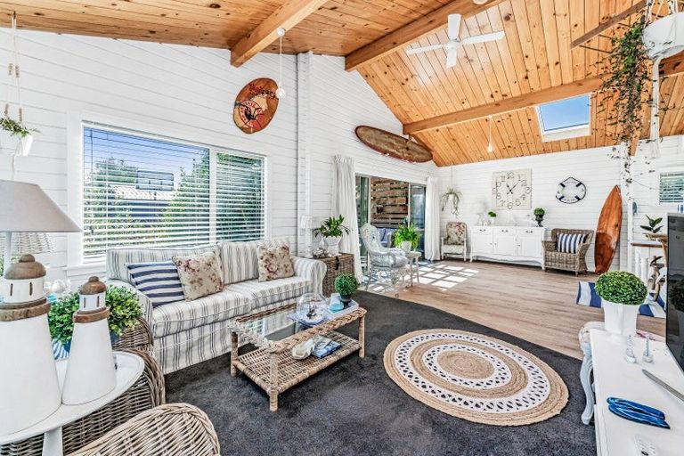 Photo of property in 11 Swindells Road, Waikuku Beach, 7473