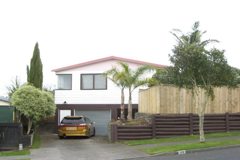 Photo of property in 38 Poplar Grove, Whalers Gate, New Plymouth, 4310