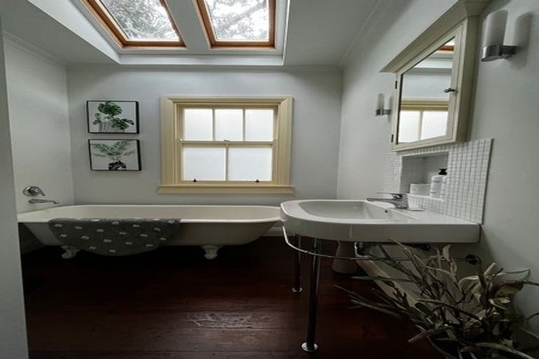 Photo of property in 35 Glenbervie Terrace, Thorndon, Wellington, 6011