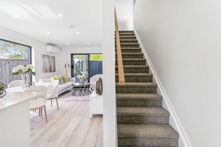 Photo of property in 19a Bradbury Road, Botany Downs, Auckland, 2010