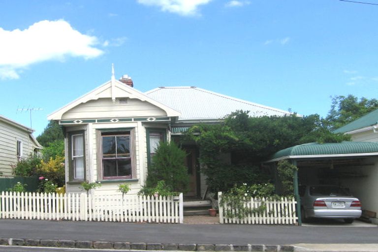 Photo of property in 5 Hastings Parade, Devonport, Auckland, 0624