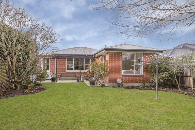 Photo of property in 11 Croziers Road, St Albans, Christchurch, 8052