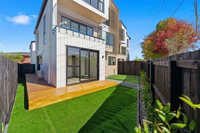 Photo of property in 8 Stanley Avenue, Milford, Auckland, 0620