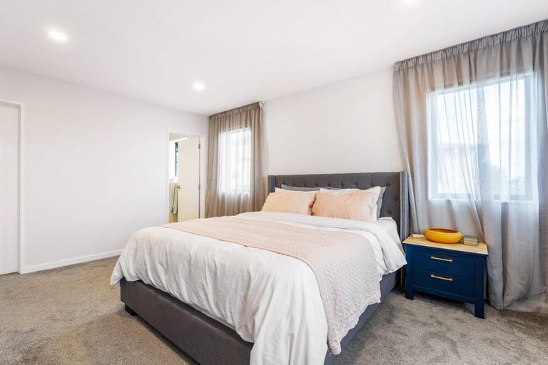 Photo of property in 1 Crompton Place, Orewa, 0931