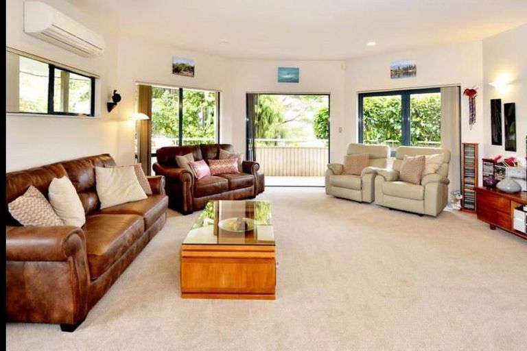 Photo of property in 2 Rimu Rise, Albany, Auckland, 0632