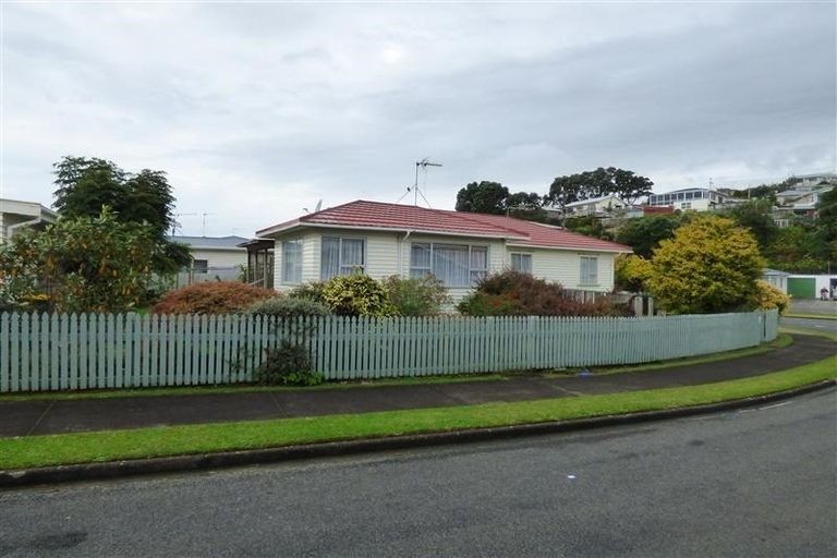 Photo of property in 4 Lydford Place, Spotswood, New Plymouth, 4310