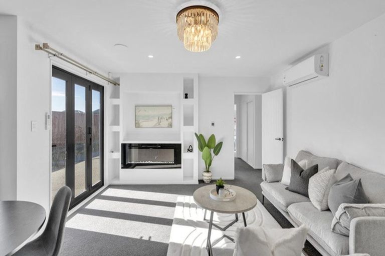 Photo of property in 6 Crosado Place, Rolleston, 7614