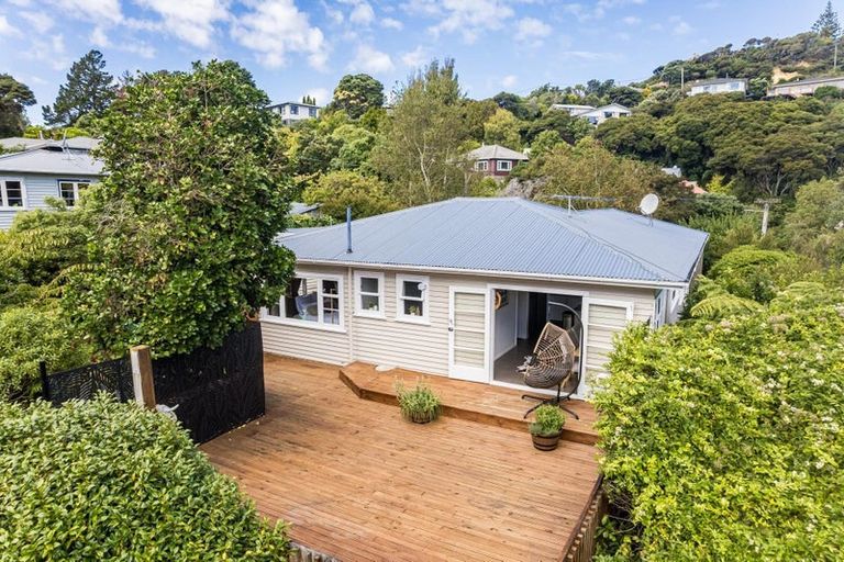 Photo of property in 17 Kiriwai Road, Paremata, Porirua, 5024