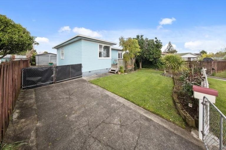 Photo of property in 11 Belgrave Place, Papakura, 2110