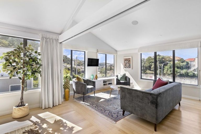 Photo of property in 96 Hill Street, Thorndon, Wellington, 6011