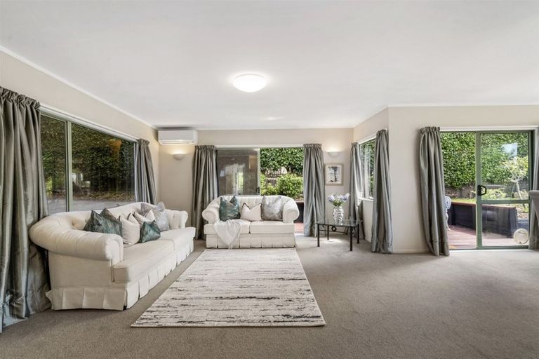 Photo of property in 2/883 East Coast Road, Northcross, Auckland, 0632