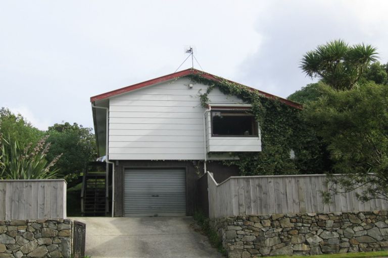 Photo of property in 105 Logie Street, Stokes Valley, Lower Hutt, 5019