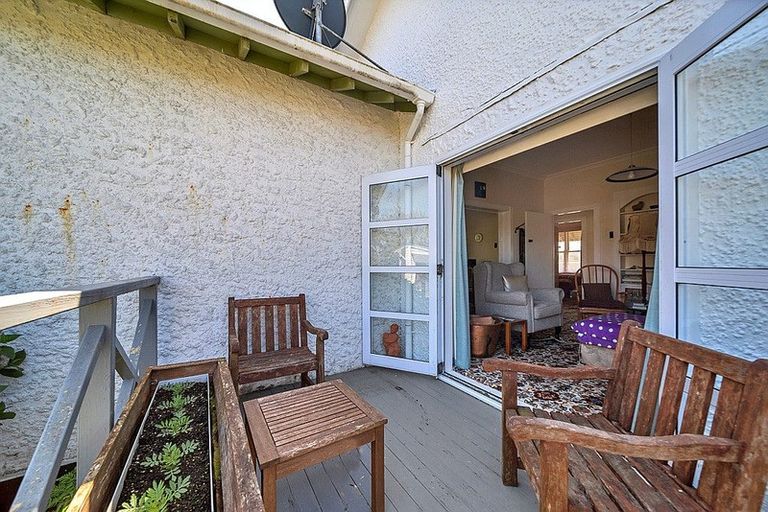 Photo of property in 27 Chester Street, Waverley, 4510