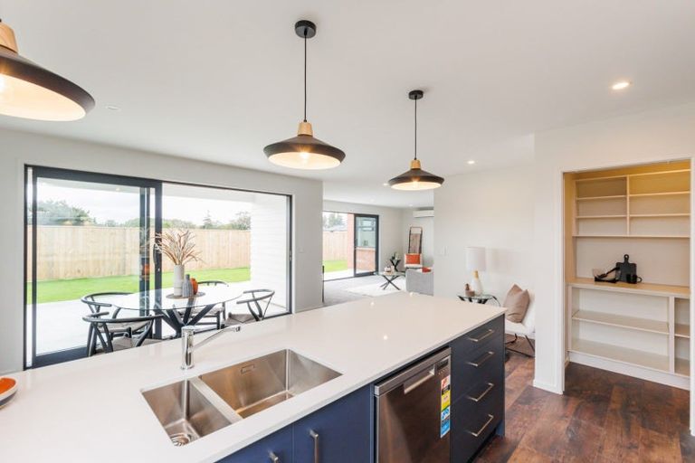 Photo of property in 9 Pahiki Crescent, Levin, 5510