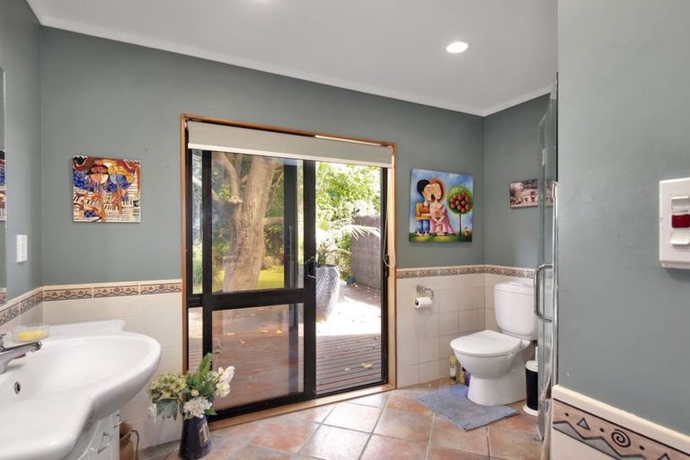 Photo of property in 17 Sunny Glen, Waikanae, 5036