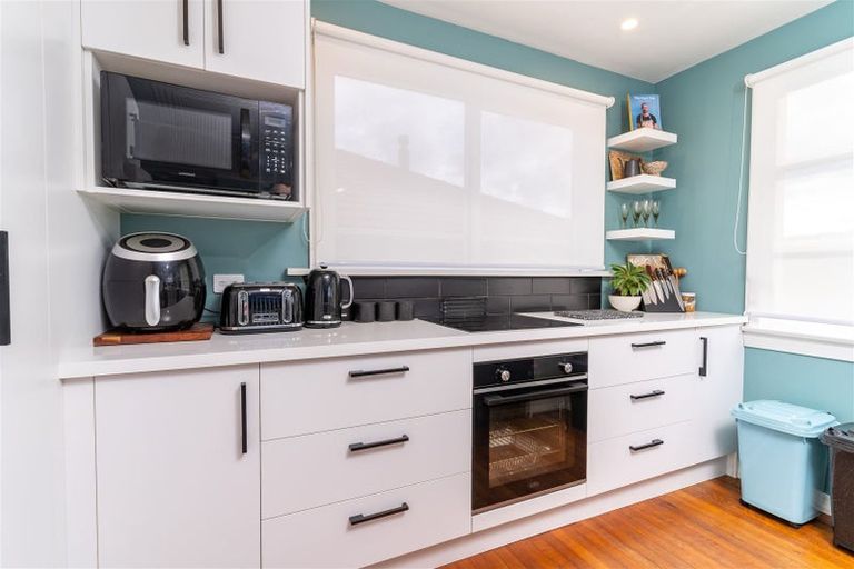 Photo of property in 24 Scotland Terrace, Green Island, Dunedin, 9018