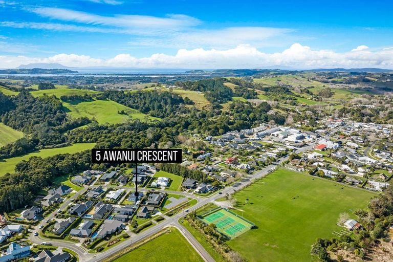 Photo of property in 5 Awanui Crescent, Matakana, Warkworth, 0985